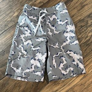 Hanna Andersson Kids Camouflage Swim Trunks in Gray and Blue